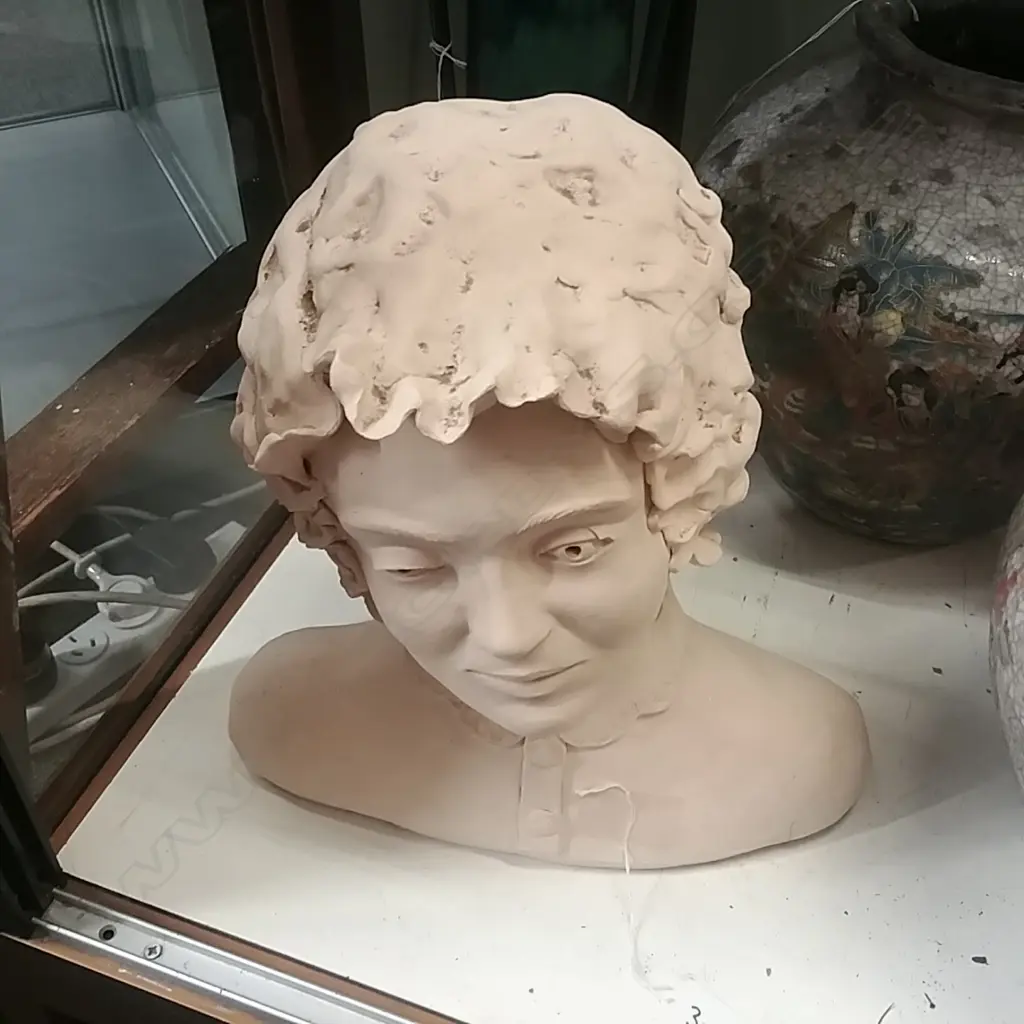 CERAMIC BUST OF A YOUNG GIRL Image 1++