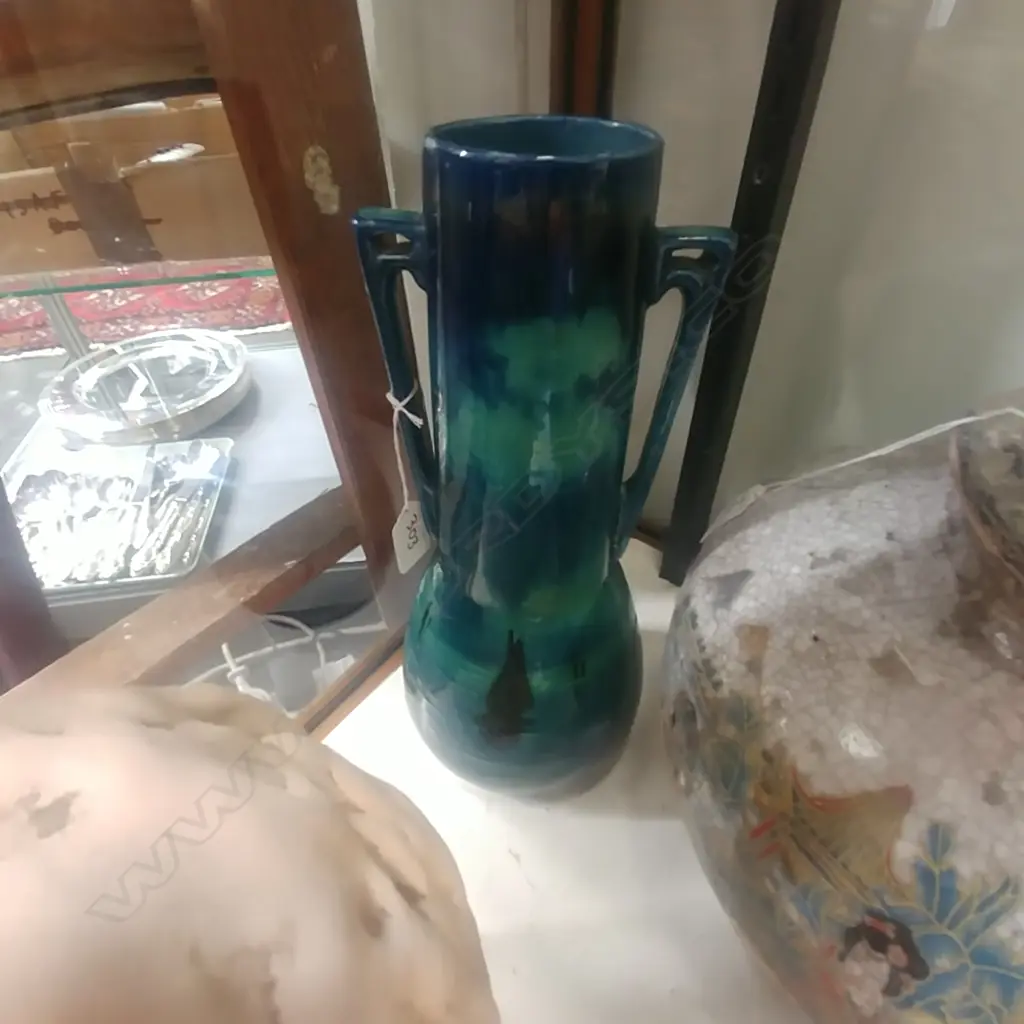 STUDIO VASE BOAT SCENE  Image 1++