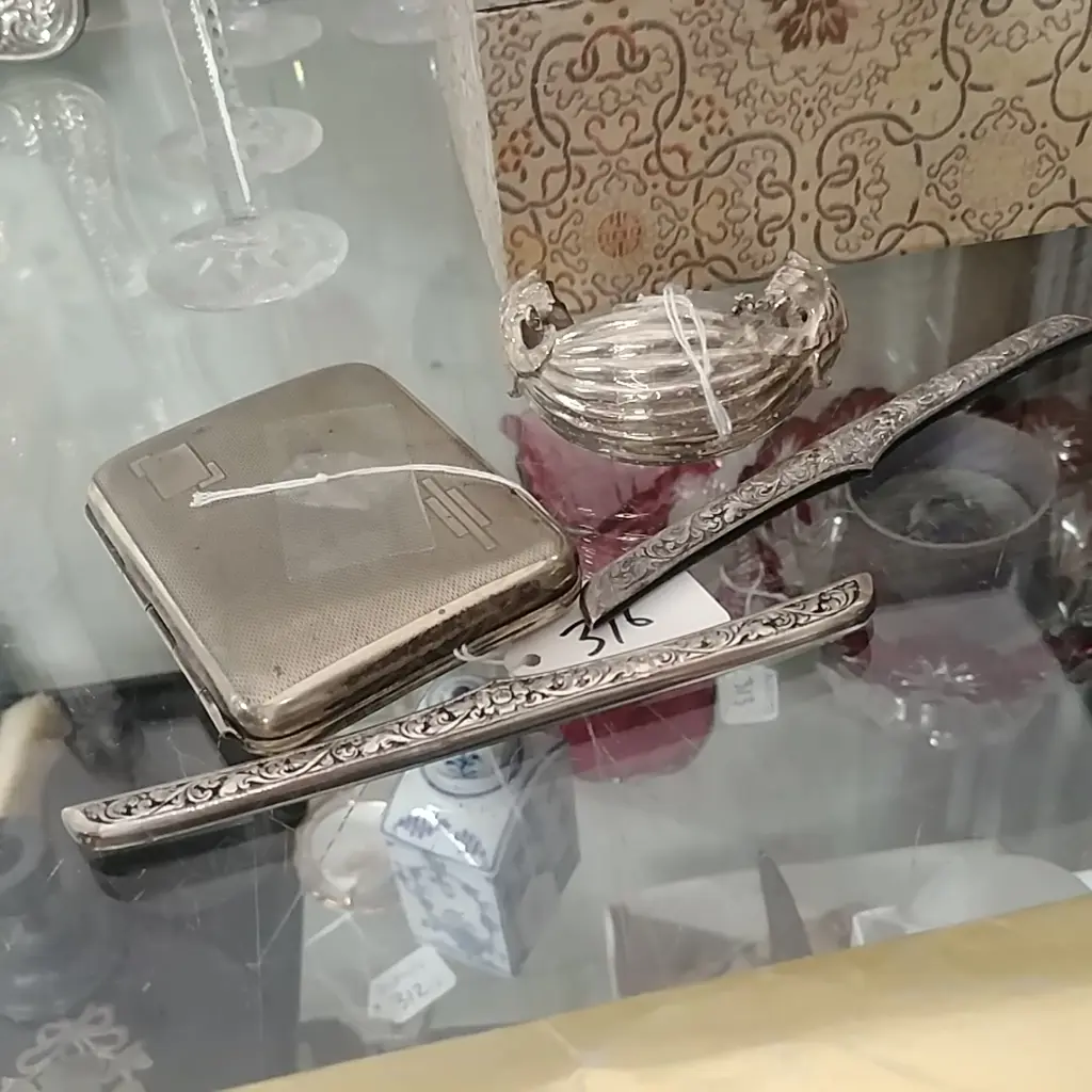 EP CIGARETTE CASE/STRAINER + 2 COMB HOLDERS Image 1++