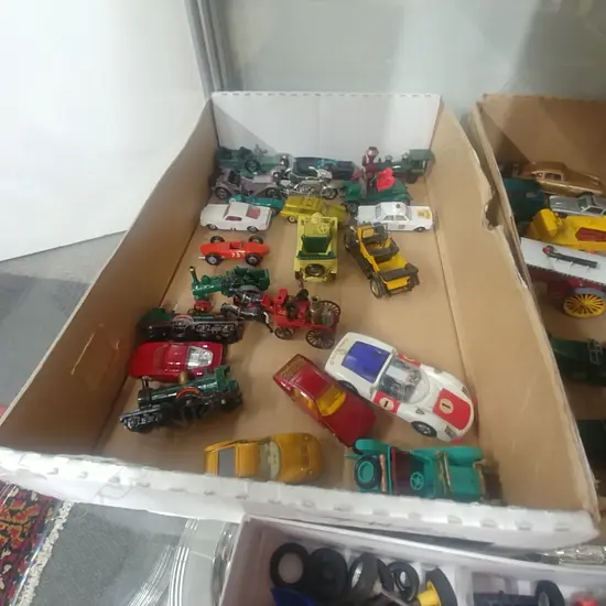 TRAY OF MATCHBOX & DINKY TOYS