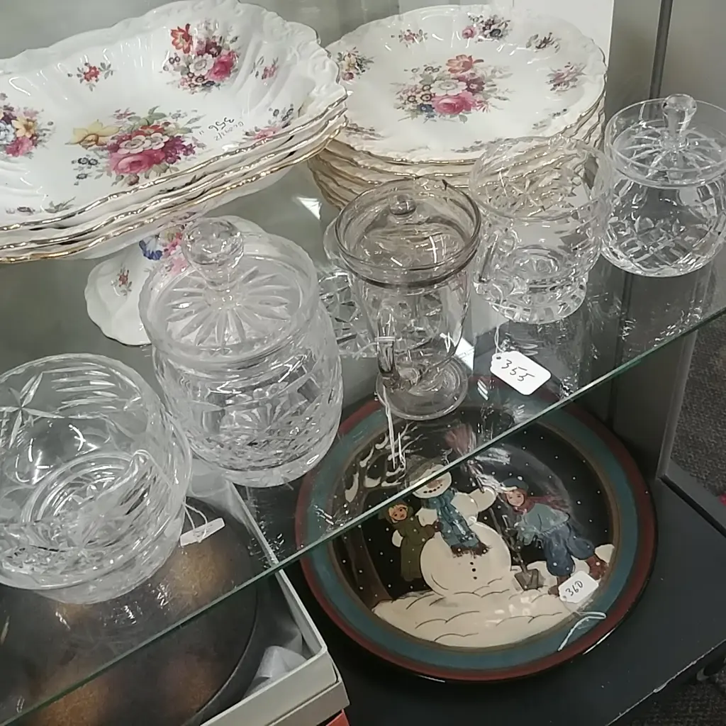 ASST CRYSTAL BOWLS/JUGS ETC Image 1++