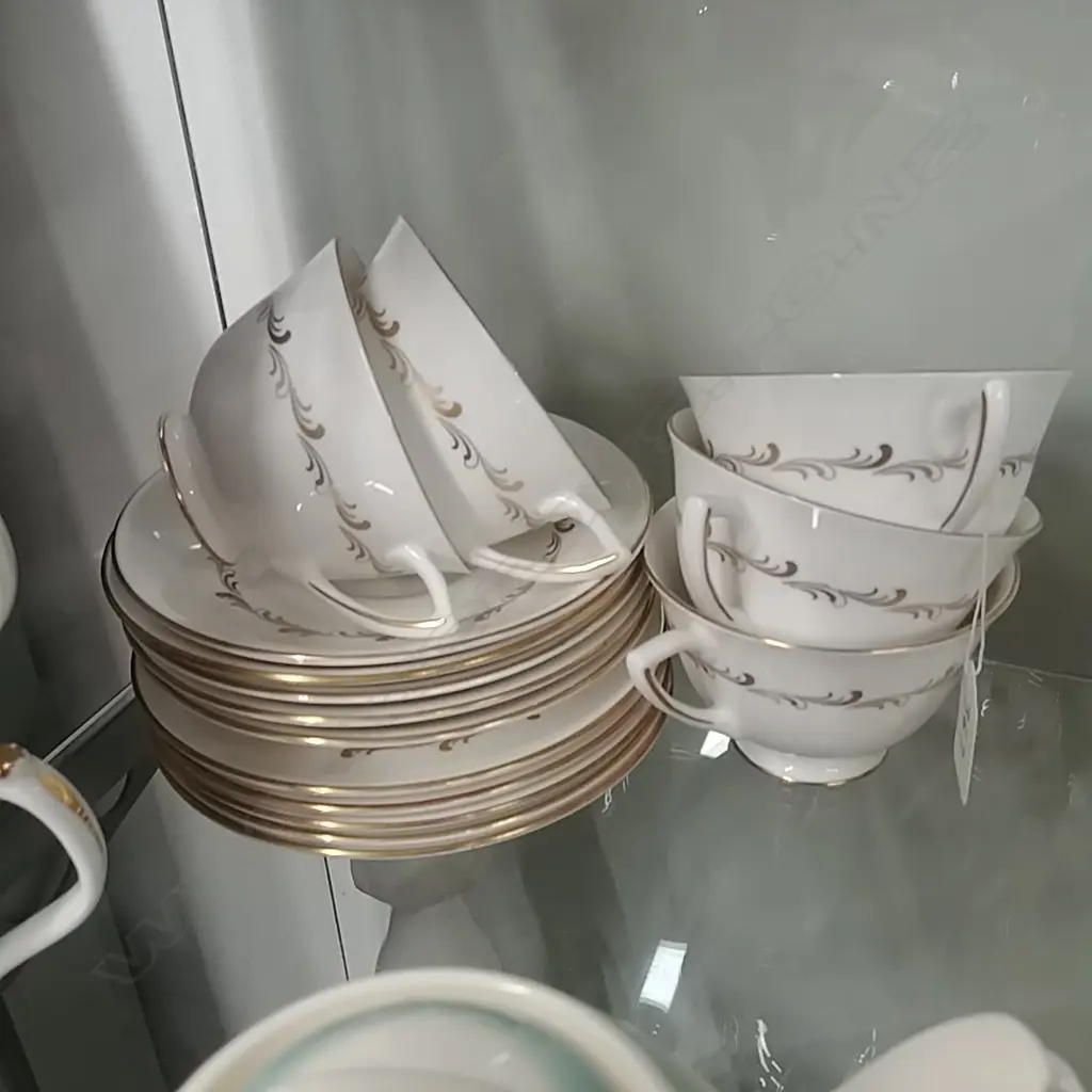 R/DOULTON RONDO TEA SET Image 1++