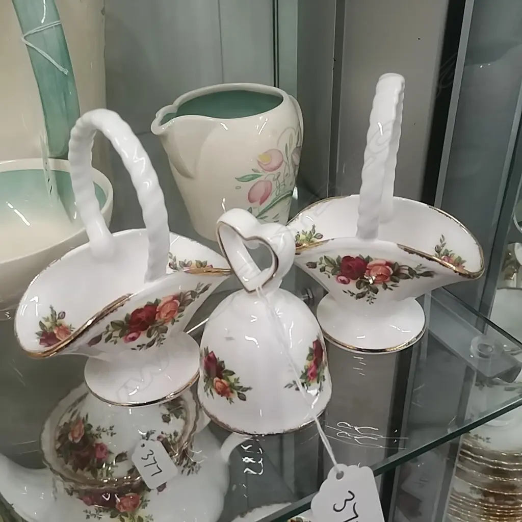 R.A.OCR PR OF BASKETS +BELL Image 1++