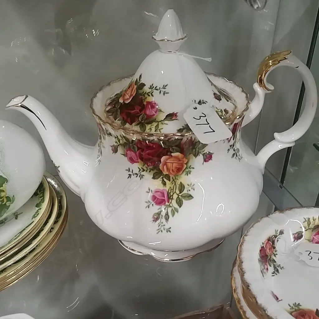 R.A OCR LGE TEA POT Image 1++