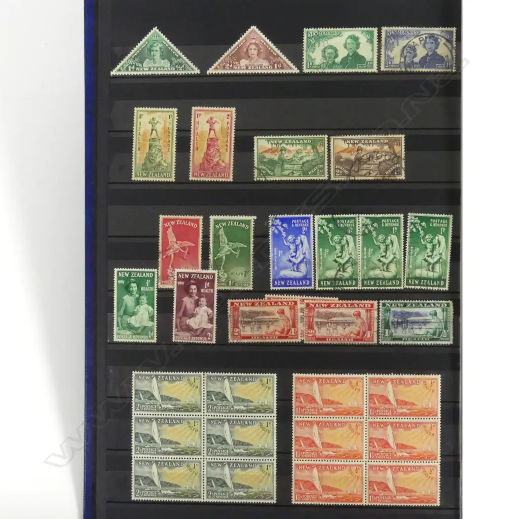 2 stamp albums Image 1++