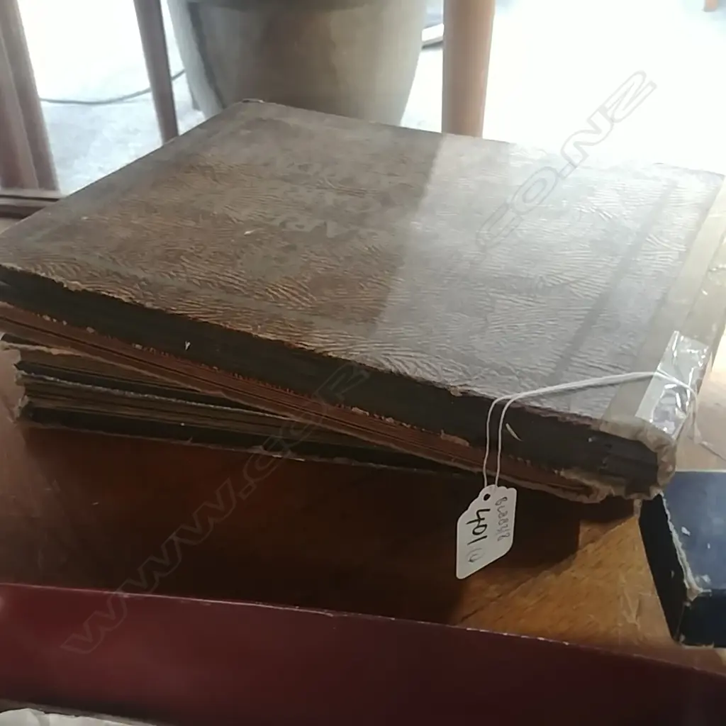 4 CIGARETTE ALBUMS Image 1++