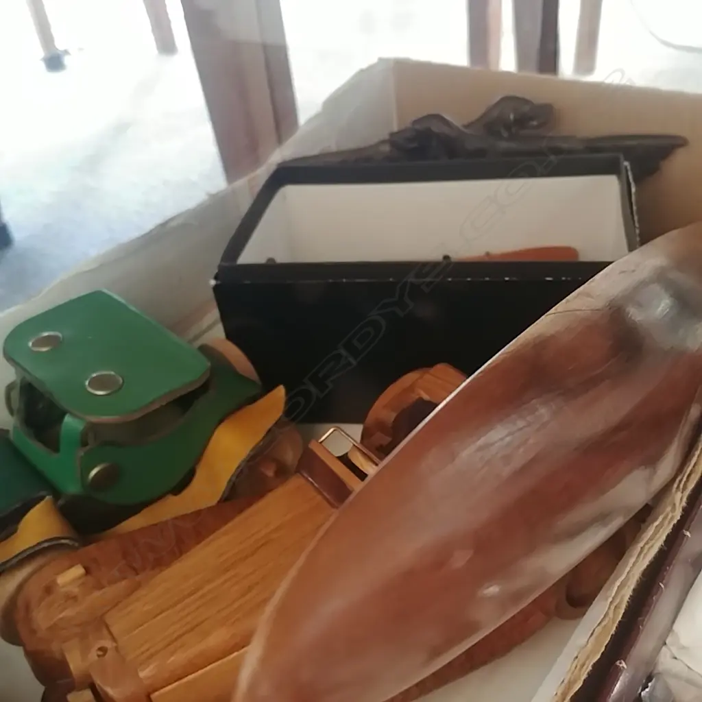 BOX WOOD MODEL CARS BOAT ETC Image 1++