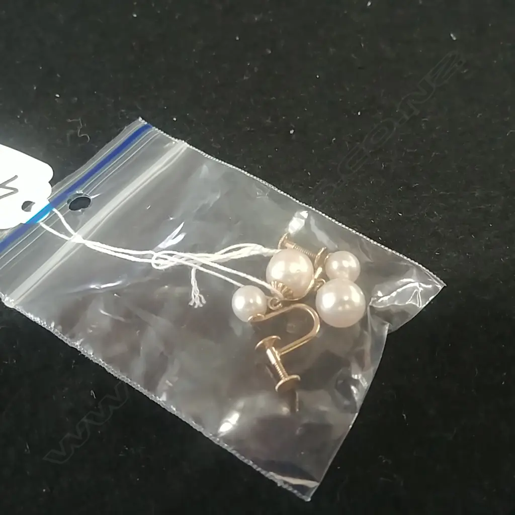 PAIR 14CT GOLD PEARL EARRINGS Image 1++
