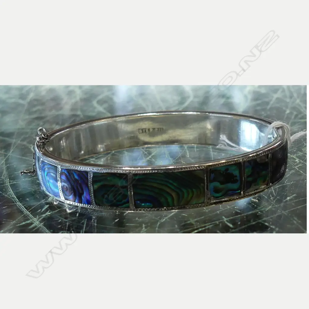NZ SILVER & PAUA HINGED BANGLE Image 1++