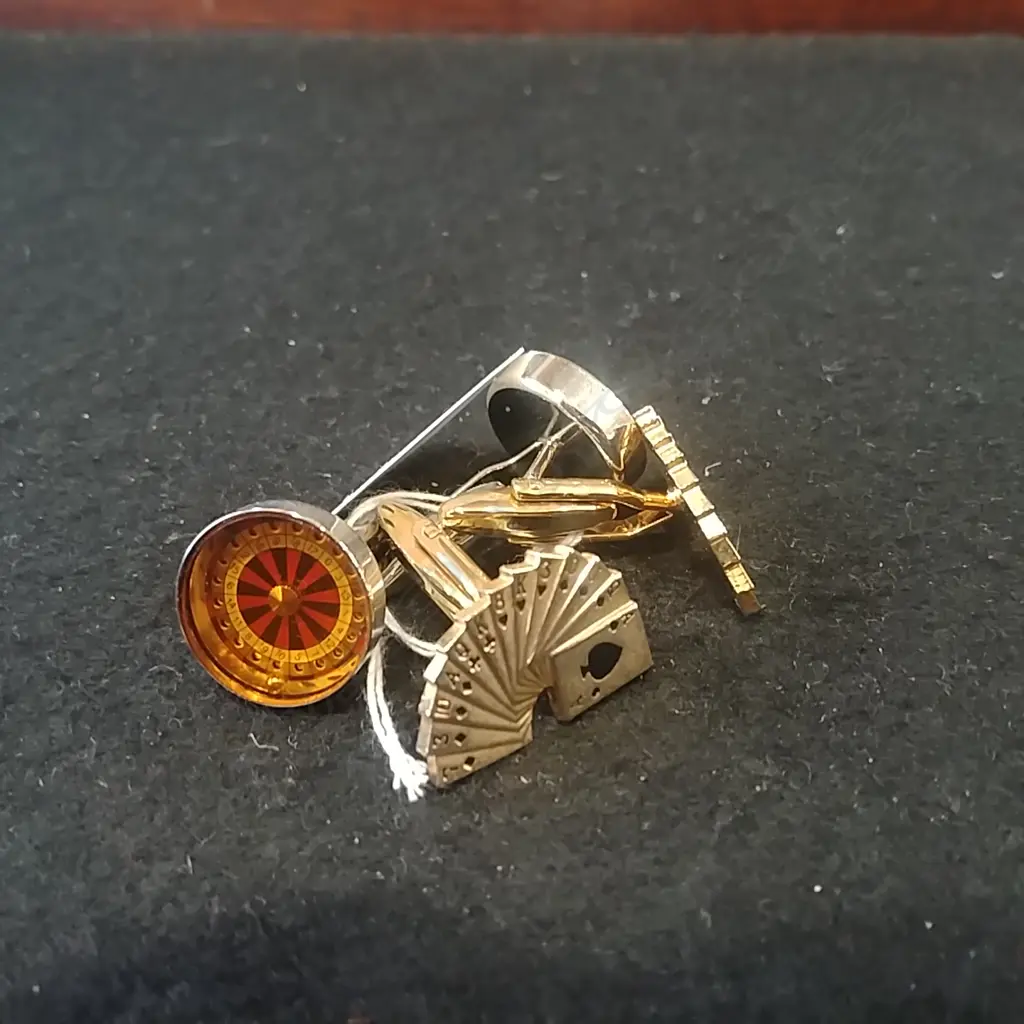 2 PRS CUFFLINKS ROULETTE WHEEL & CARDS Image 1++