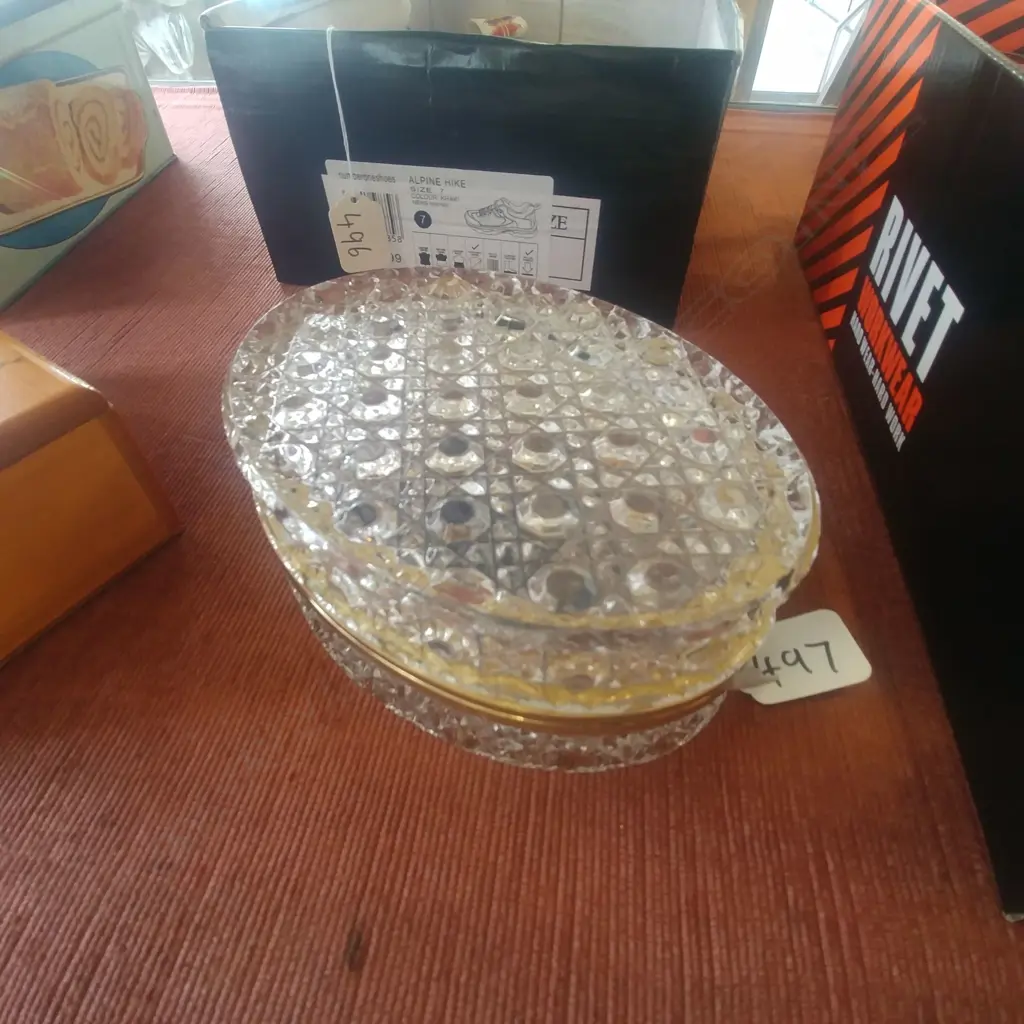 CRYSTAL LIDDED BOX & BEAD NECKLACE Image 1++