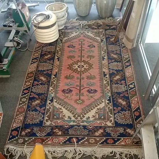 HANDKNOTTED  RUG