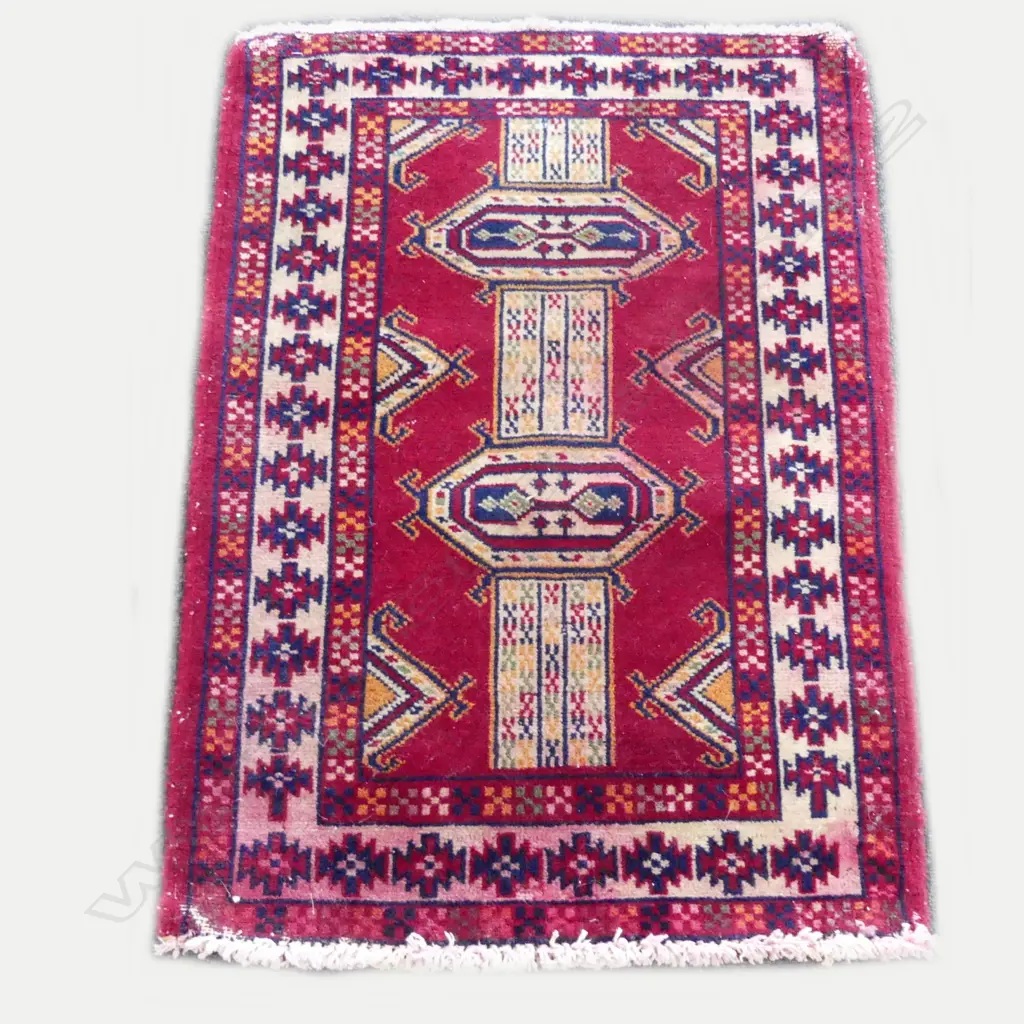 A small Turkman rug Image 1++