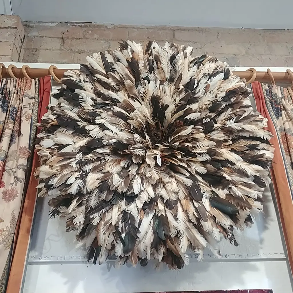 FEATHER WALL HANGING Image 1++