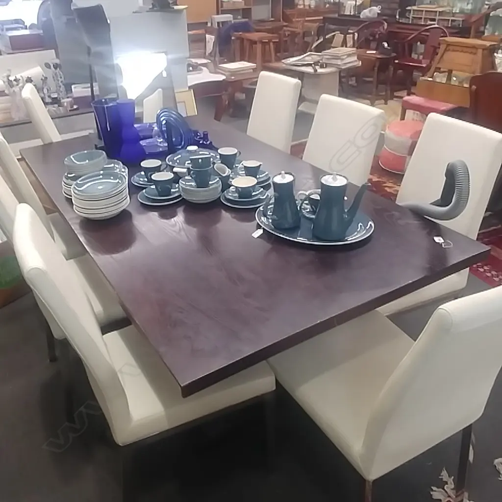 METAL BASE DINING TABLE Image 1++