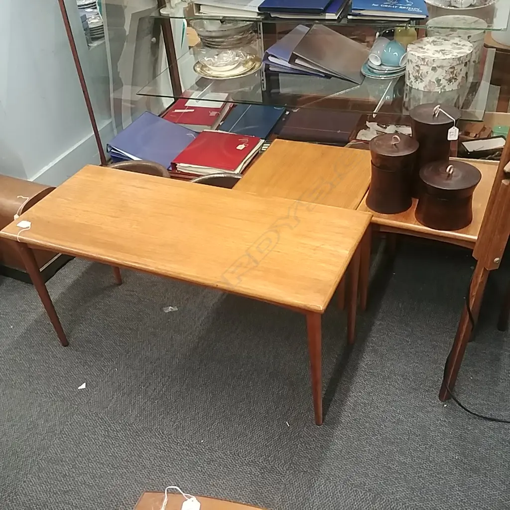 RETRO COFFEE TABLE NEST WITH 2 SIDE TABLES Image 1++