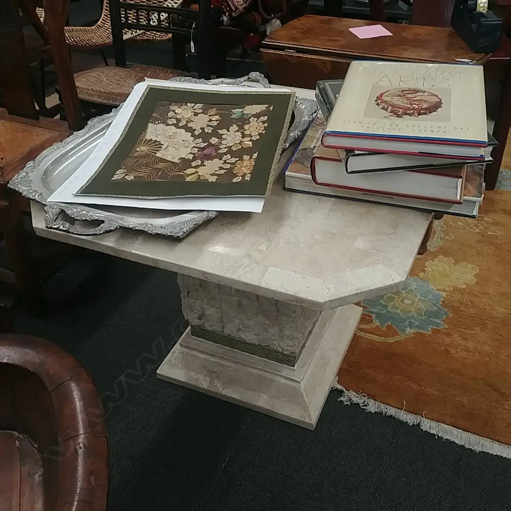 STONE COFFEE TABLE Image 1++