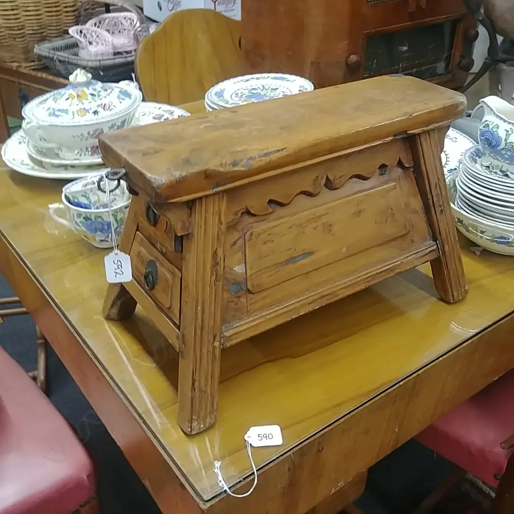 CHINESE HAWKERS STOOL Image 1++