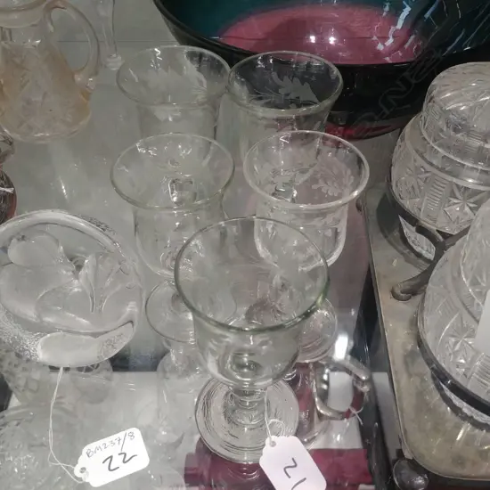 SET 5 19THC ETCHED GLASSES ETCHED BELL BOWLS