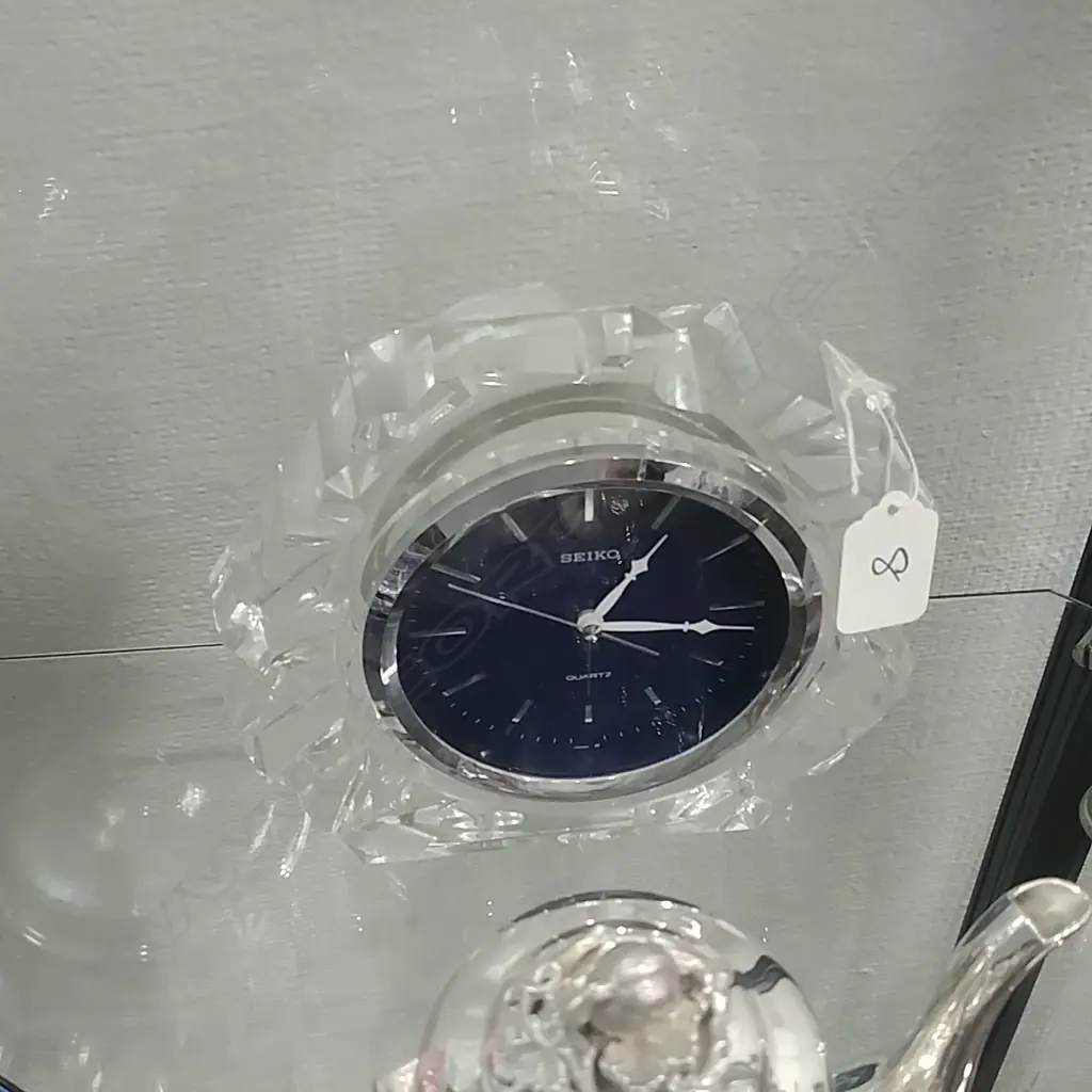 SEIKO CRYSTAL CLOCK Image 1++