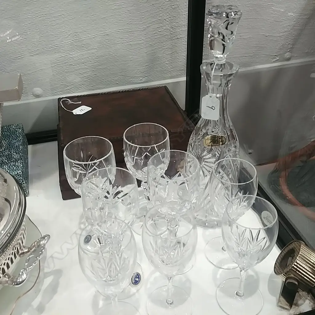 POLISH CRYSTAL DECANTER +8 WINE GLASSES Image 1++