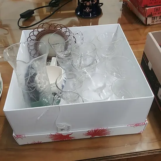 SMALL BOX CUSTARD GLASSES ETC