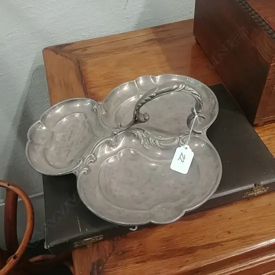 CASED FRUIT KNIVES+FORKS +DISH