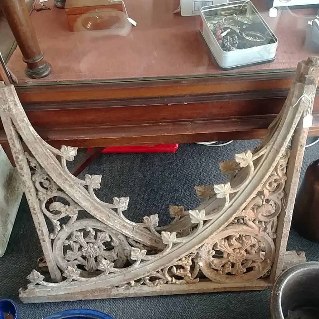 3 CAST IRON FRETWORK Image 1++
