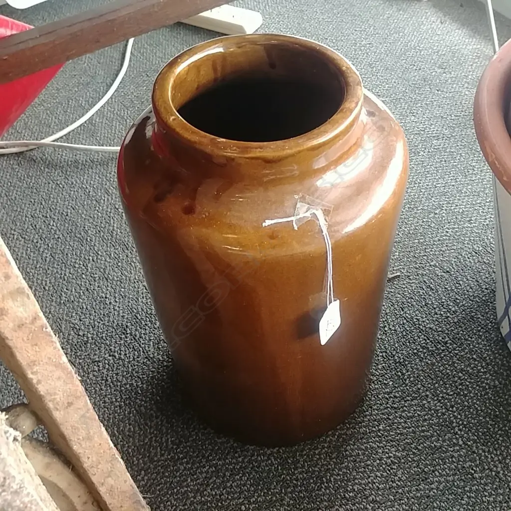 LARGE CROCK Image 1++