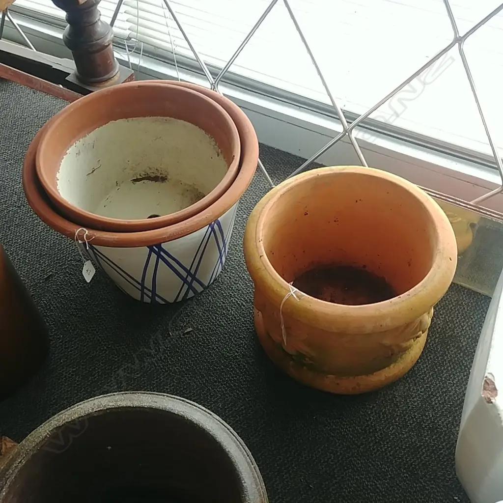 3 TERRACOTTA POTS Image 1++