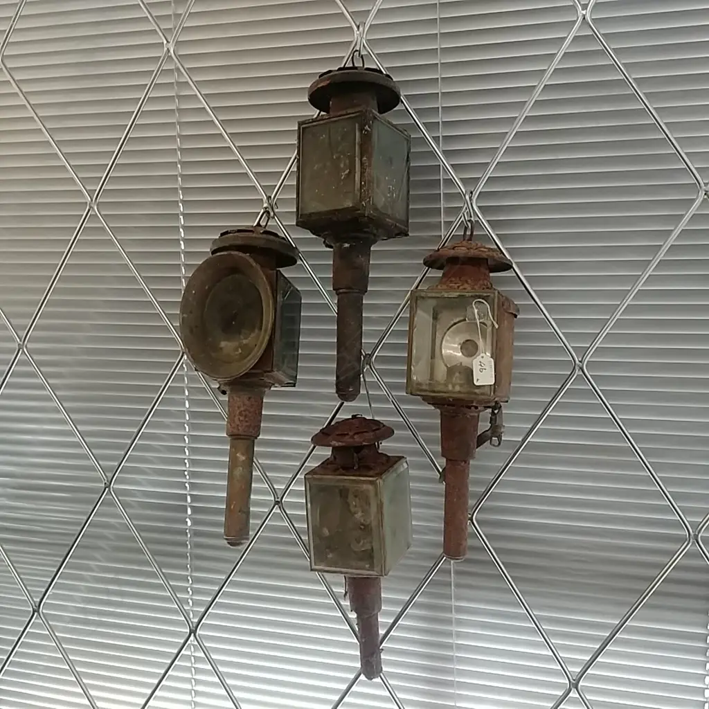 4 CARRIAGE LAMPS Image 1++