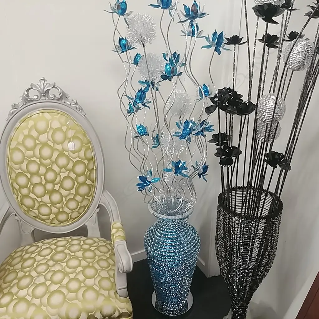 LARGE BLUE FLORAL LIGHT FEATURE Image 1++