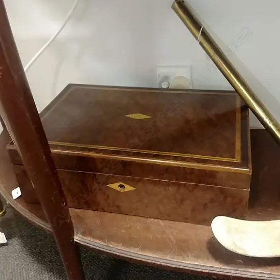 WALNUT WRITING SLOPE