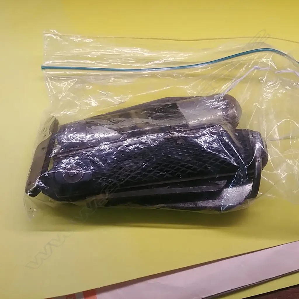 JACK KNIFE & 3 POCKET KNIVES Image 1++