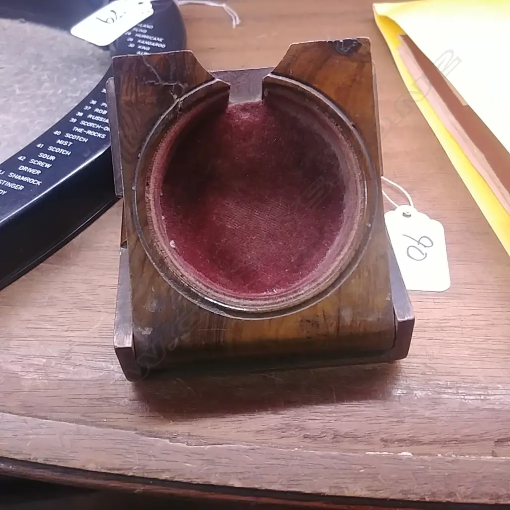 OLIVE WOOD POCKETWATCH HOLDER Image 1++