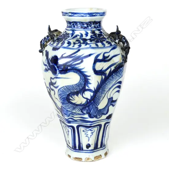 A Chinese octagonal blue and white vase