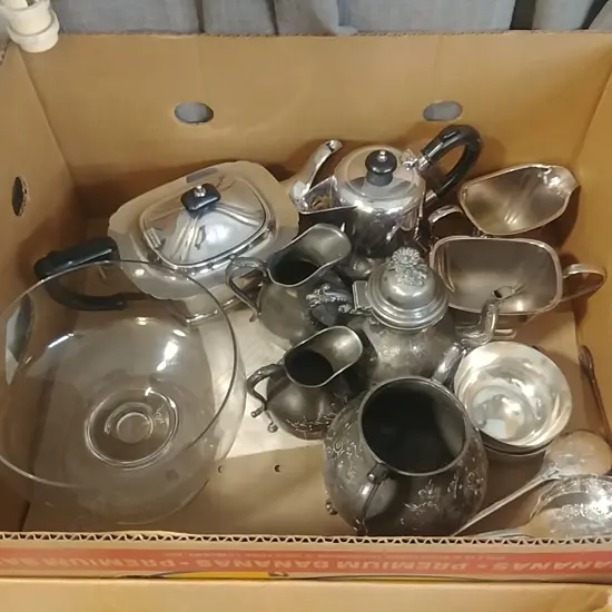 BOX LOT EP & GLASS BOWL