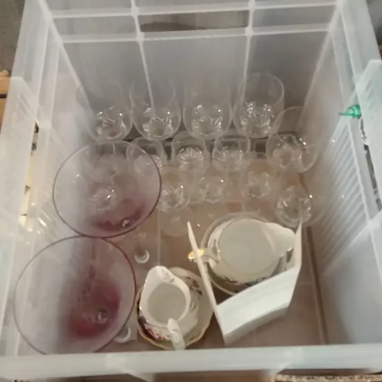 BOX MURANO GLASSES & 2 CREAM SUGARS