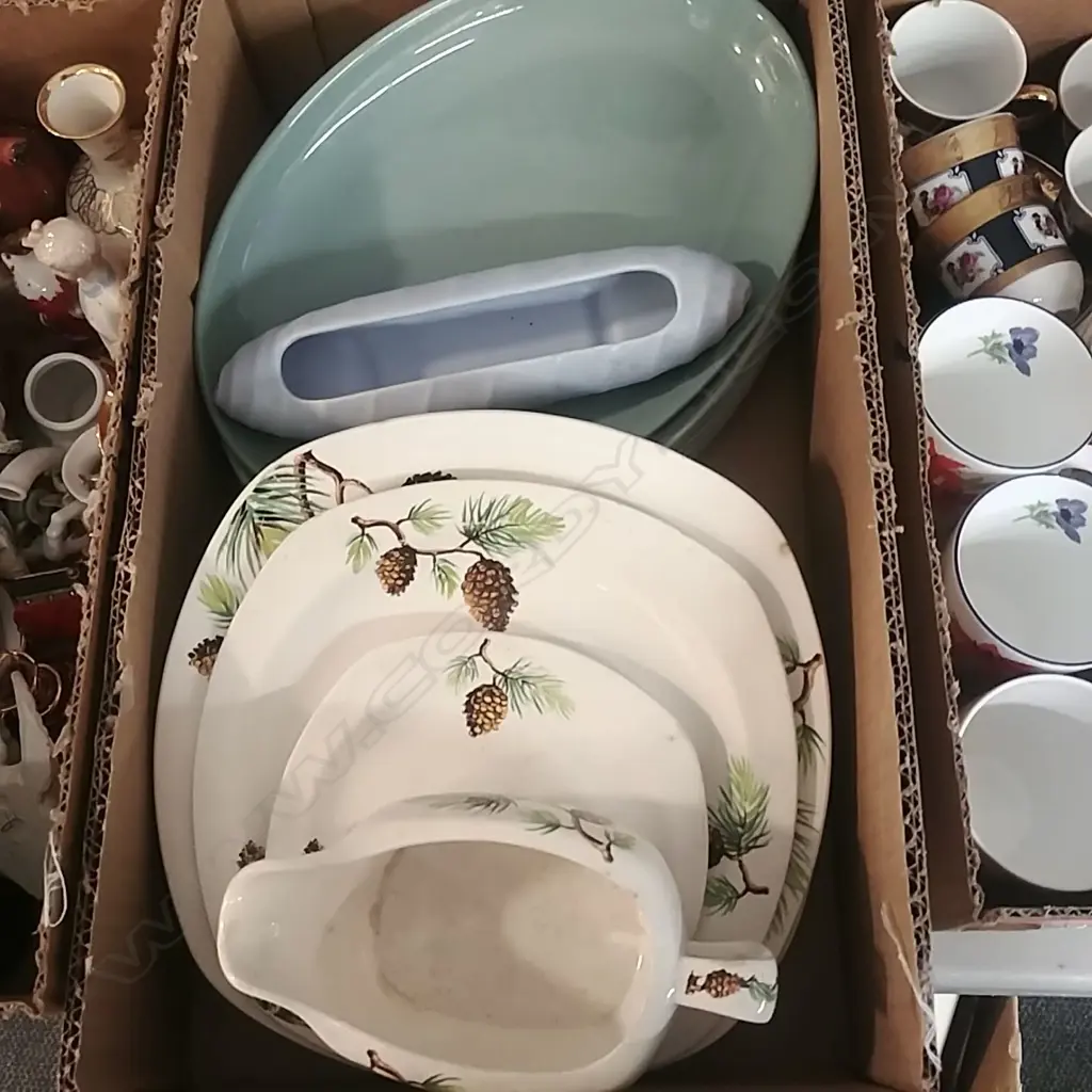BOX LOT C/LYNN & MIDWINTER CHINA Image 1++