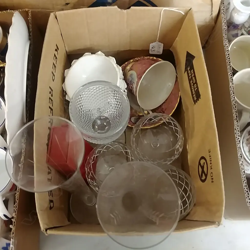 LOT ASST GLASSWARE ETC Image 1++