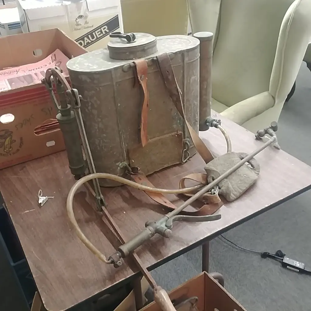 BRASS BACK PACK SPRAYER Image 1++