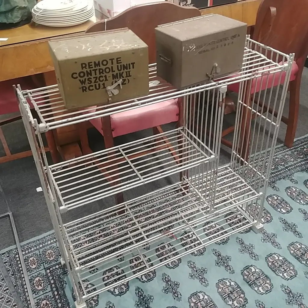 METAL SHELFS UNIT Image 1++