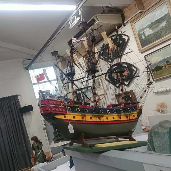 SHIPS MODEL THE HAMPSHIRE