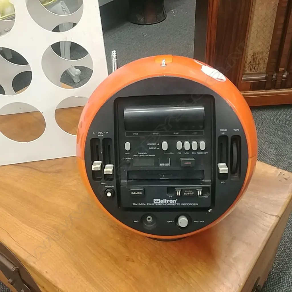 WELTRON RETRO GLOBE STEREO NO SPEAKERS Image 1++