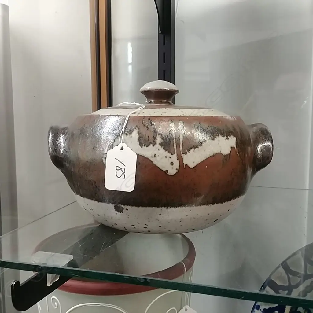 IAN FIRTH POTTERY LIDDED CASSEROLE WAX RESIST Image 1++
