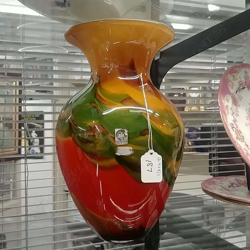 JAPANESE COLOURED GLASS VASE Image 1++