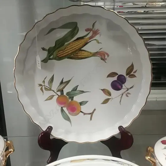 LARGE WORCESTER FLAN DISH