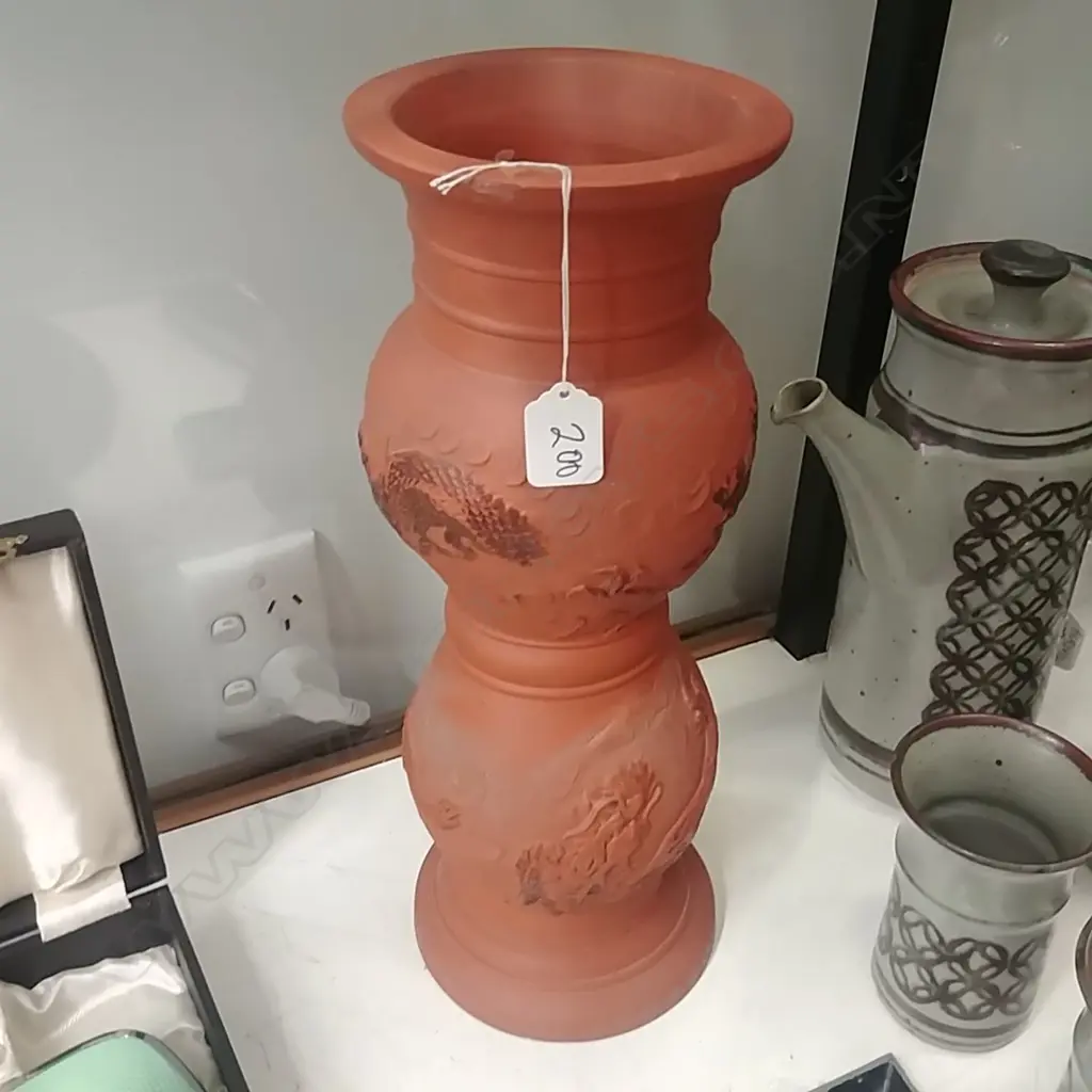 JAPANESE TERRACOTTA VASE - DRAGONS  Image 1++