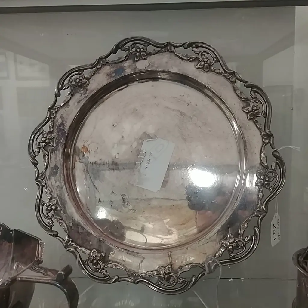 SILVER PLATE BREAD BOARD TRAY (WS) Image 1++