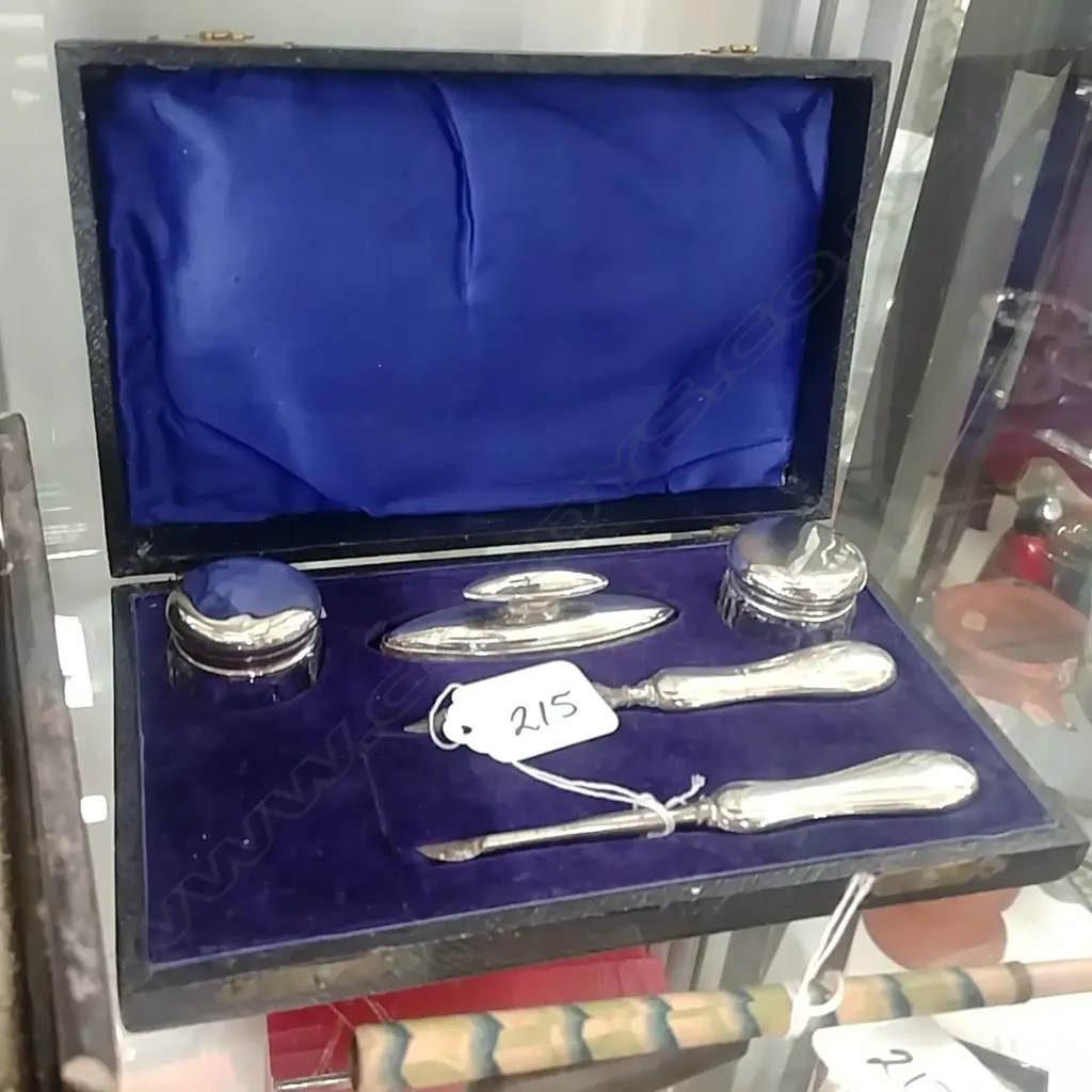 C1920 SILVER MANICURE SET BOXED Image 1++